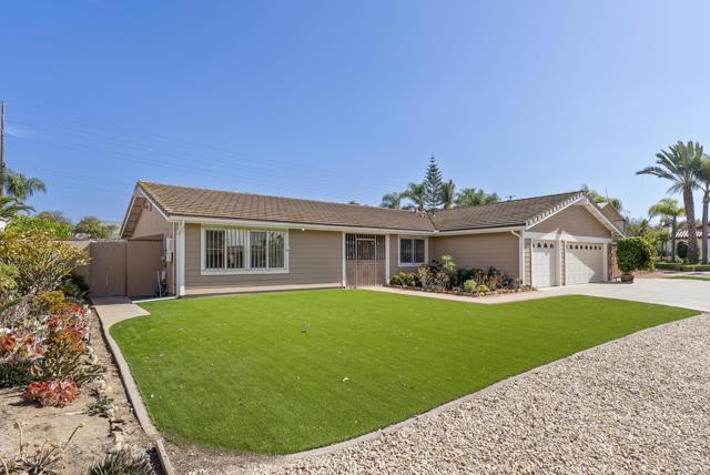 Detail Gallery Image 2 of 51 For 3433 Kennelworth Lane, Bonita,  CA 91902 - 5 Beds | 2/1 Baths