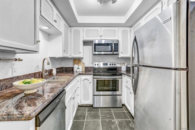 3431 Park Blvd, San Diego CA: https://media.crmls.org/mediaz/d223a194-905f-4cd3-8d96-ba4eaa417684.jpg