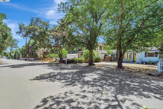 126 Kilkare Rd, Sunol CA: https://media.crmls.org/mediaz/d224277b-77a8-48ca-ac63-5bbe4ea13aba.jpg
