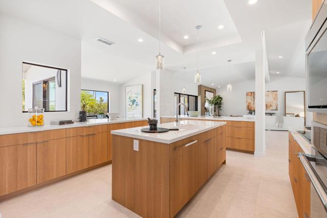 46380 Desert Lily Drive, Palm Desert CA: https://media.crmls.org/mediaz/d225a106-f386-4552-95a5-08b4bd84cdf9.jpg
