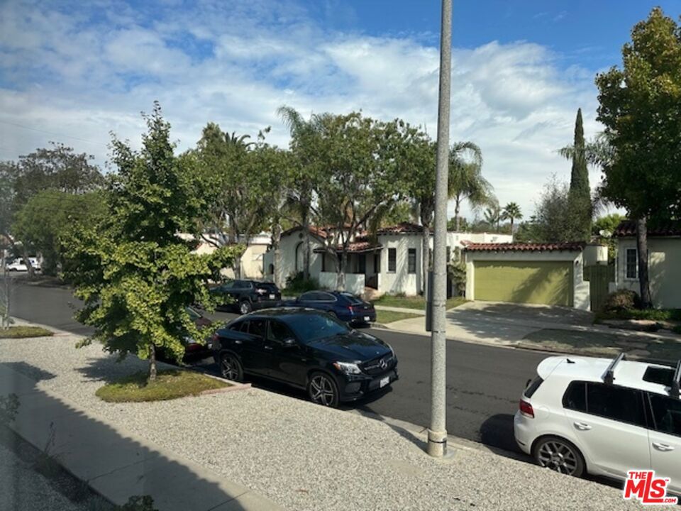 https://media.crmls.org/mediaz/d2263a91-68ac-4025-b679-7aae9039b86d.jpg?preset=X-Large