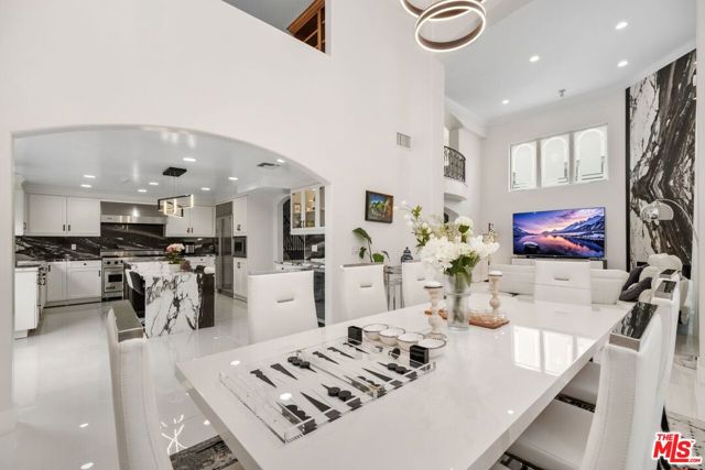 11974 Mayfield Avenue, Los Angeles CA: https://media.crmls.org/mediaz/d2264c41-6937-4f05-b38d-3a62b8f24e27.jpg