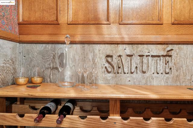 6141 Broadway Ter, Oakland CA: https://media.crmls.org/mediaz/d226d005-560b-43f6-90b8-e2d883b5821e.jpg