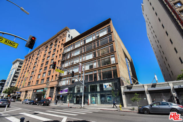 620 S Main Street, Los Angeles CA: https://media.crmls.org/mediaz/d227a26e-42c2-4f66-883d-150ea229b713.jpg