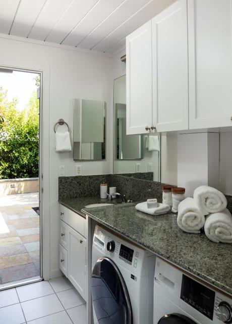 801 Talisman Drive, Palo Alto CA: https://media.crmls.org/mediaz/d2281358-d402-4eb5-8897-00ee4b19facd.jpg