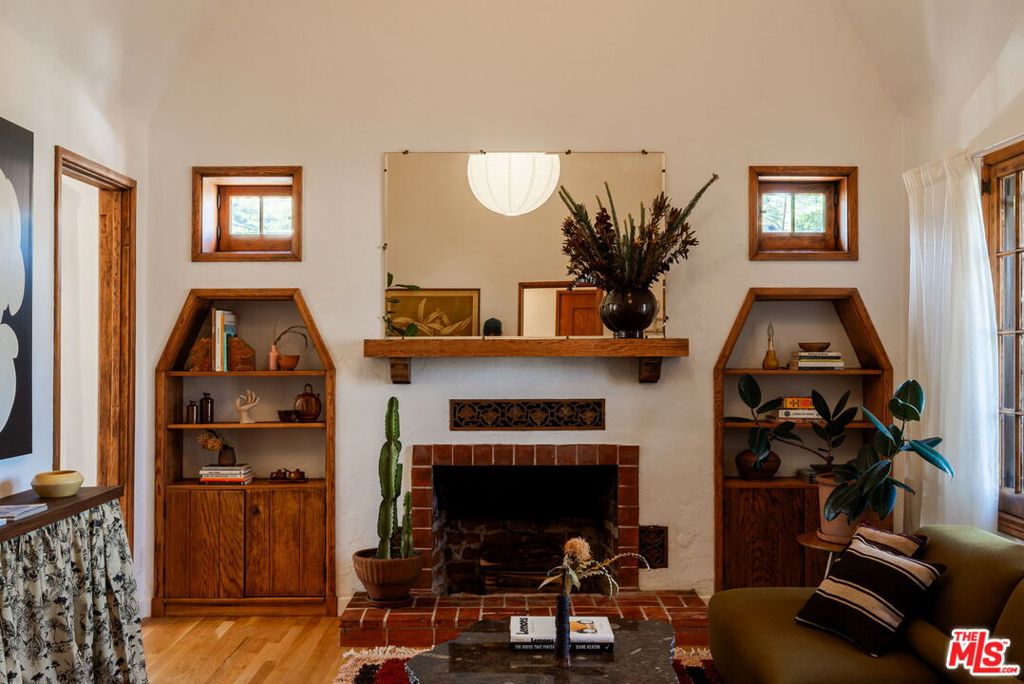 Thumbnail 11
