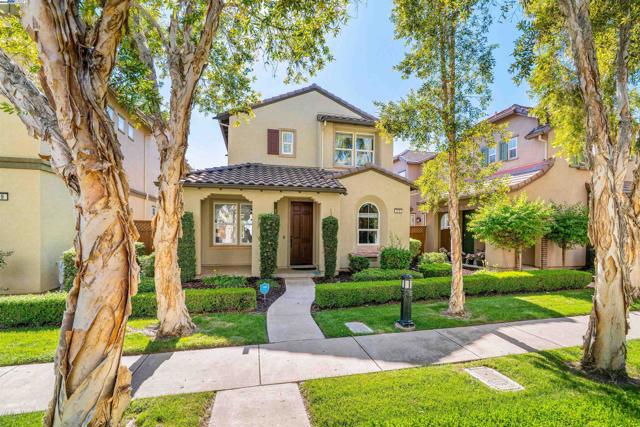 215 W Santa Cruz Way, Mountain House CA: https://media.crmls.org/mediaz/d22873ce-f62a-41a7-b315-4d902841a40e.jpg