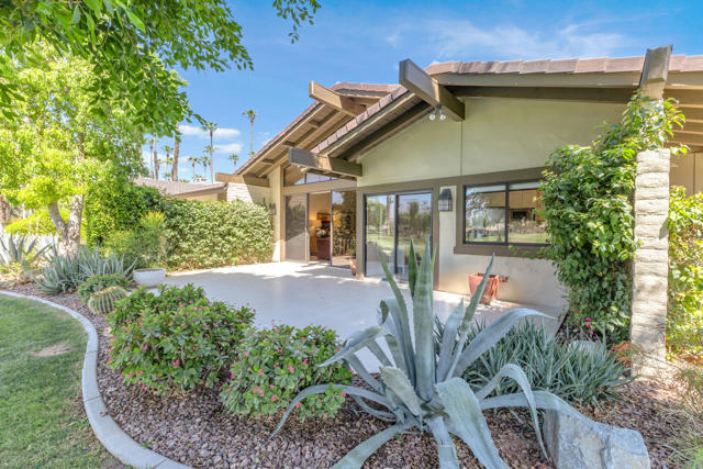 207 Bouquet Canyon Drive, Palm Desert, CA 92211