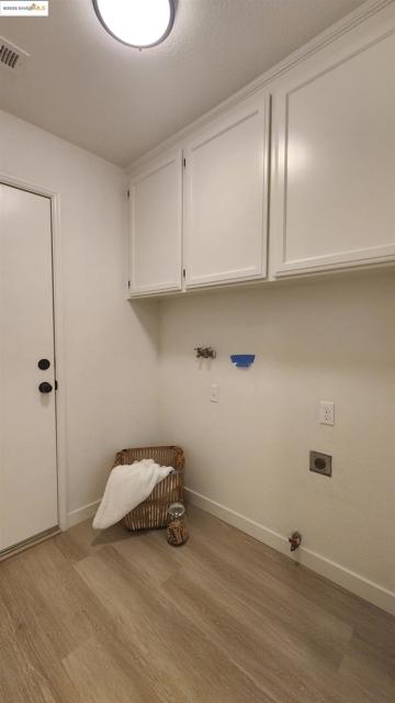 128 Harris Cir, Bay Point CA: https://media.crmls.org/mediaz/d2291d86-1835-41c9-b0bf-ec5b2a9ef62a.jpg
