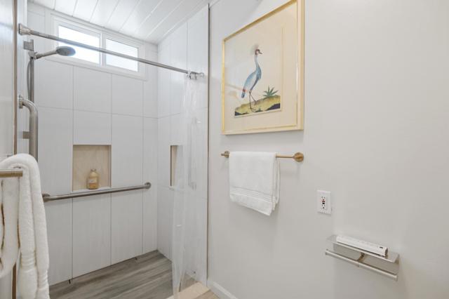 2989 Dolores Way, Burlingame CA: https://media.crmls.org/mediaz/d229b190-b97a-43a6-a7c3-5a45af1872b5.jpg