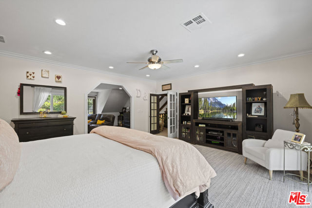 25730 Sand Canyon Road, Santa Clarita CA: https://media.crmls.org/mediaz/d22a1092-820e-4a7e-88d6-2e8c9d158099.jpg