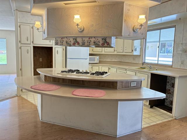 Detail Gallery Image 13 of 36 For 2130 Sunset Dr #99,  Vista,  CA 92081 - 2 Beds | 2 Baths