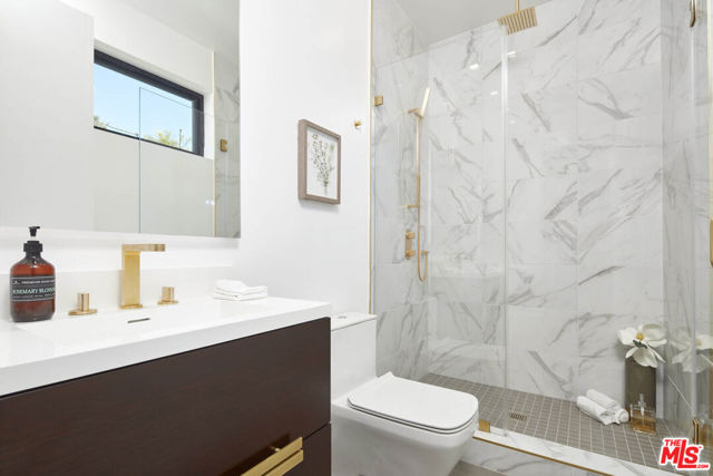 4338 Huntley Avenue, Culver City CA: https://media.crmls.org/mediaz/d22a5799-5b86-4504-9894-e299213aa434.jpg