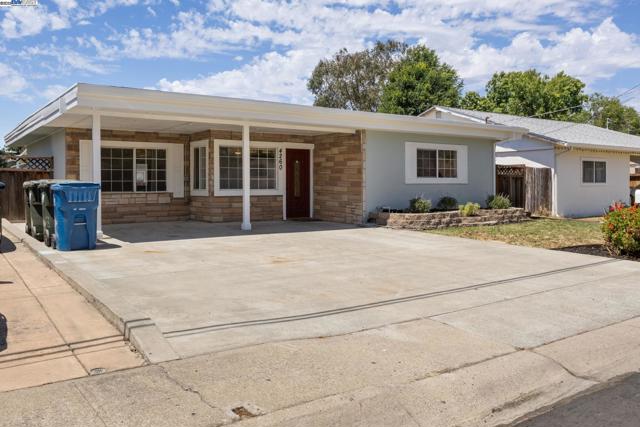 4260 Irene Drive, Martinez CA: https://media.crmls.org/mediaz/d22b43b2-1bce-49ff-a8ac-364d26d3a4bd.jpg