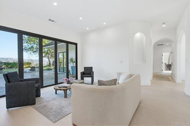 Detail Gallery Image 14 of 67 For 2241 via Corto, Fallbrook,  CA 92028 - 4 Beds | 3/1 Baths