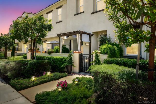 4132 Calle Arbol, Oceanside CA: https://media.crmls.org/mediaz/d22c115e-538c-4fb8-9700-5dfbd3490513.jpg