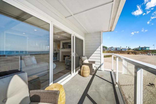 22130 E Cliff Drive, Santa Cruz CA: https://media.crmls.org/mediaz/d22c4c7c-ff13-4a45-8523-69bc6e57e4c9.jpg