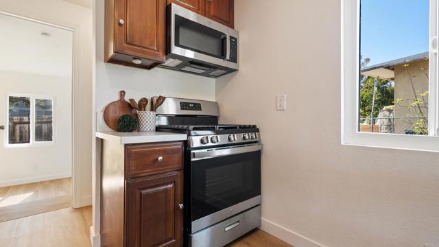 Detail Gallery Image 7 of 34 For 846 44th St, San Diego,  CA 92102 - 4 Beds | 2 Baths