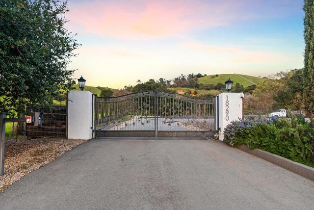 18290 Cochrane Road, Morgan Hill CA: https://media.crmls.org/mediaz/d22dd216-beb1-49ec-b672-e72396567f67.jpg