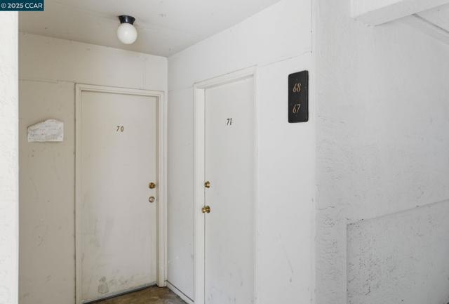 2055 Sierra Rd, Concord CA: https://media.crmls.org/mediaz/d22dd665-9dd5-4dd8-b738-1424df60b7ca.jpg