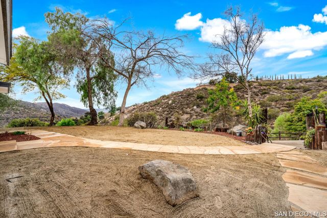 Image 4 of 59 For 13764 Jamul Dr