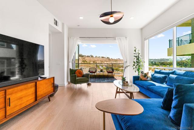 2400 Community Ln, San Diego CA: https://media.crmls.org/mediaz/d22e3bd8-2aa8-4312-a212-3de29e3db0ae.jpg
