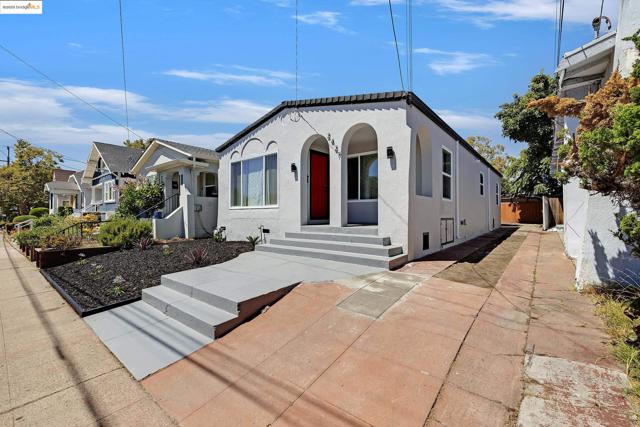 2427 67th Ave, Oakland CA: https://media.crmls.org/mediaz/d22e575c-7509-4602-bc7c-d8d7b05608bf.jpg