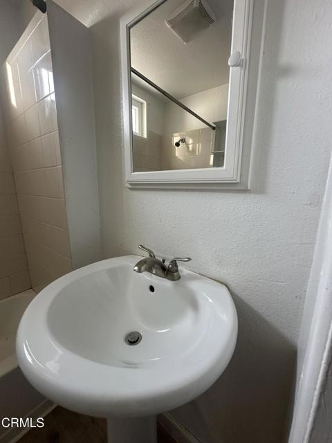 Detail Gallery Image 8 of 11 For 316 S Avenue 19, Los Angeles,  CA 90031 - 2 Beds | 1 Baths