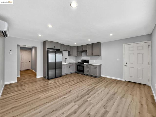 408 W 19Th St, Antioch CA: https://media.crmls.org/mediaz/d2302637-8edc-4ec3-95e8-45e21310527f.jpg