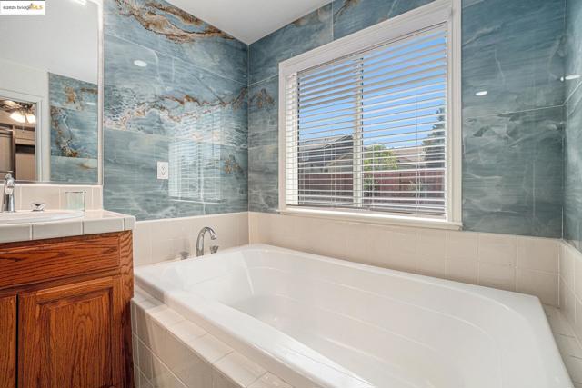5235 Ramsdell Ct, Antioch CA: https://media.crmls.org/mediaz/d23091d9-02a8-4b8e-b532-ac7d0e8a74ae.jpg