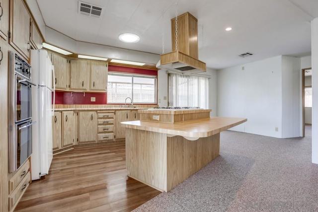 650 S Rancho Santa Fe RD 44, San Marcos CA: https://media.crmls.org/mediaz/d230d796-746c-4294-be40-7fde8f1726c1.jpg