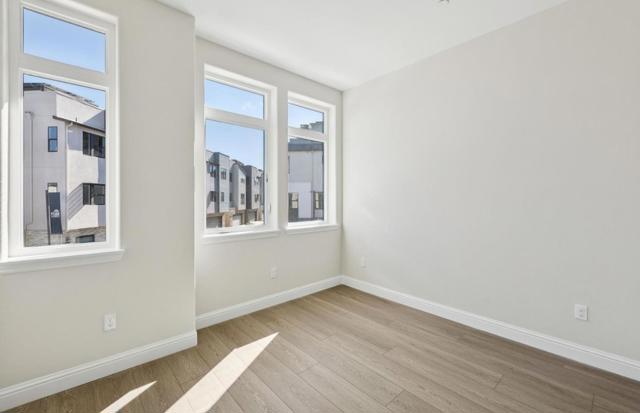 2425 Willow Way, San Mateo CA: https://media.crmls.org/mediaz/d230ea58-4c50-4aa5-ba83-d012818ac895.jpg