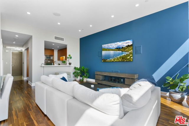 900 W Olympic Boulevard, Los Angeles CA: https://media.crmls.org/mediaz/d23192ee-689d-4388-8a52-add1b5054780.jpg