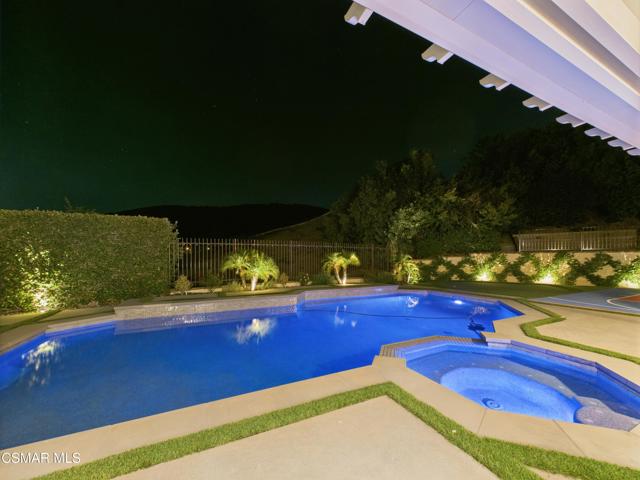 29650 Kimberly Drive, Agoura Hills CA: https://media.crmls.org/mediaz/d231c412-19db-45a4-9a27-0bb55035474b.jpg
