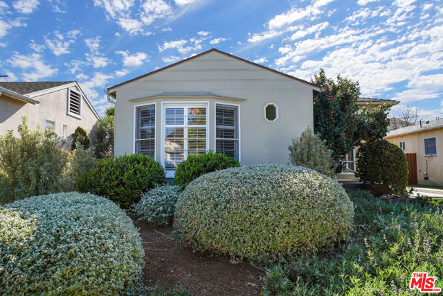 5039 PICKFORD Way photo 3