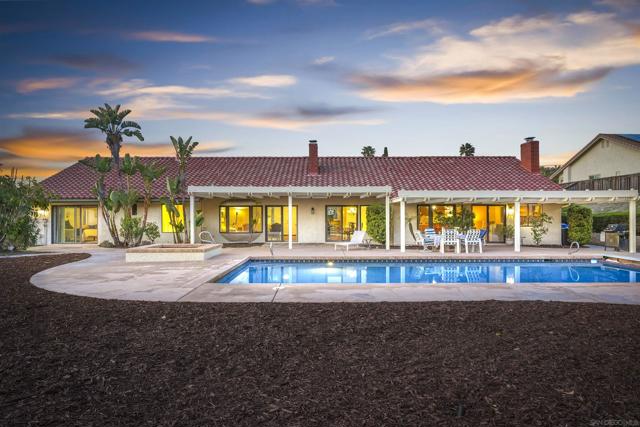1549 Ventana Drive, Escondido CA: https://media.crmls.org/mediaz/d2341713-5ae5-4fe3-ac9b-a06310da4e6b.jpg