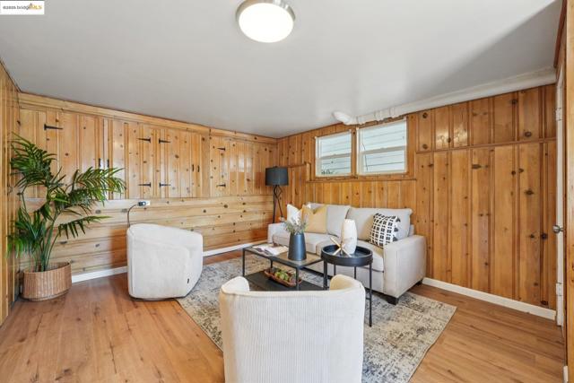 10601 Sheldon St, Oakland CA: https://media.crmls.org/mediaz/d23462c2-3261-4bf0-ae64-1828d1d68703.jpg