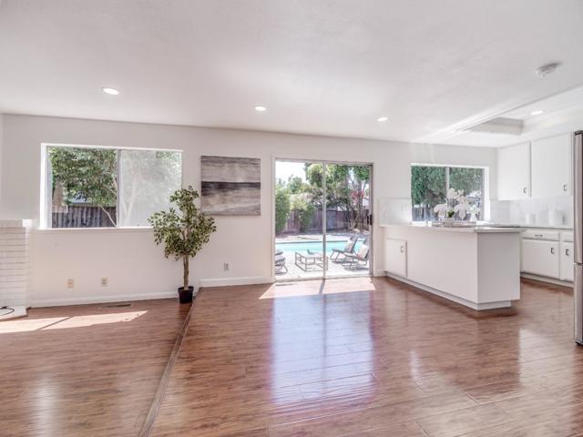 7160 Harvard Place, Gilroy CA: https://media.crmls.org/mediaz/d23500fc-405b-40bd-95de-04275d814946.jpg