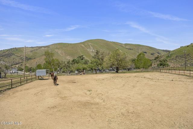 2837 Clear Canyon Road, Lebec CA: https://media.crmls.org/mediaz/d235faae-c4f2-46d9-b6cc-50b8ddf40af9.jpg