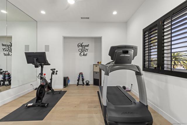 3325 Caminito Daniella, Del Mar CA: https://media.crmls.org/mediaz/d236ba70-76ed-4b6b-88ac-5ab9ce49a4e3.jpg