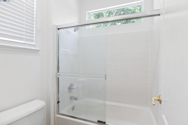 4 Mistyvale Ct, Sacramento CA: https://media.crmls.org/mediaz/d237b687-ad4f-43d9-bbe1-81ad0fd0f904.jpg