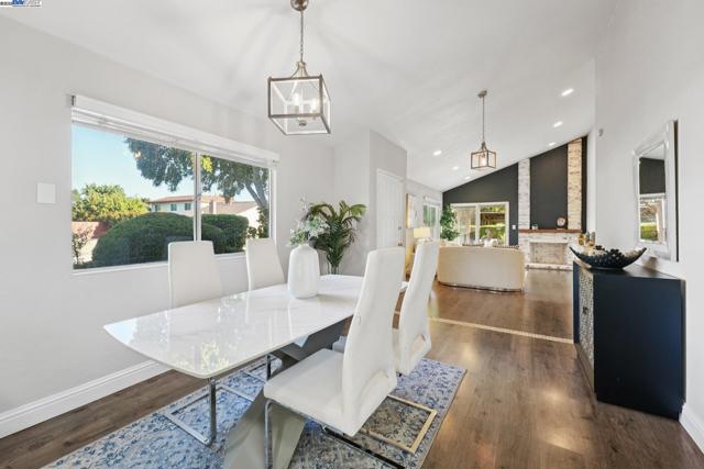 33177 Quail Drive, Union City CA: https://media.crmls.org/mediaz/d239aad0-783a-40f9-8ab0-628dacd05a4c.jpg