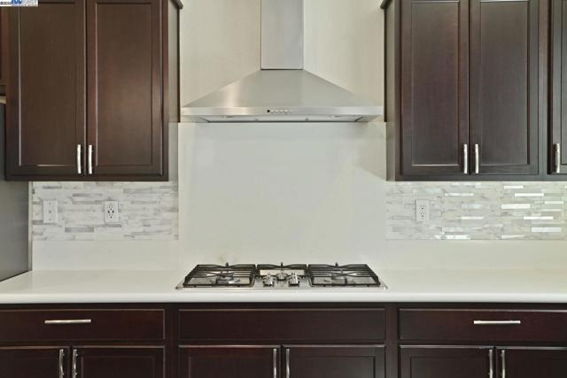 1503 S Oliveira Dr, Mountain House CA: https://media.crmls.org/mediaz/d23a47ee-1ecb-461c-a83d-09f8294a98df.jpg