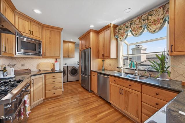 332 Carol Drive, Ventura CA: https://media.crmls.org/mediaz/d23a9de6-b2d7-4189-9ab6-c38a9bfbb036.jpg