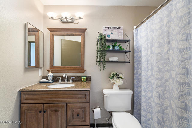 2124 Snowberry Court, Simi Valley CA: https://media.crmls.org/mediaz/d23beade-41a0-4759-a691-b050f7873fbb.jpg