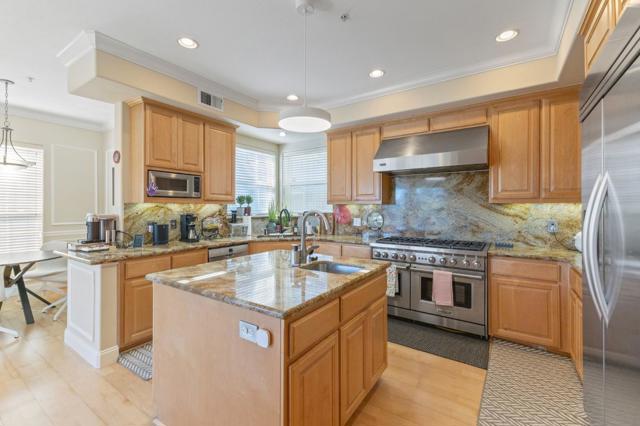 740 Promontory Point, Foster City CA: https://media.crmls.org/mediaz/d23c5127-5f8a-4f52-9818-fc25fe0f8b50.jpg