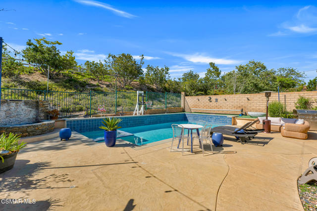1877 Seasons Street, Simi Valley CA: https://media.crmls.org/mediaz/d23ccc68-34da-4c90-b1c6-ec6a615b035b.jpg