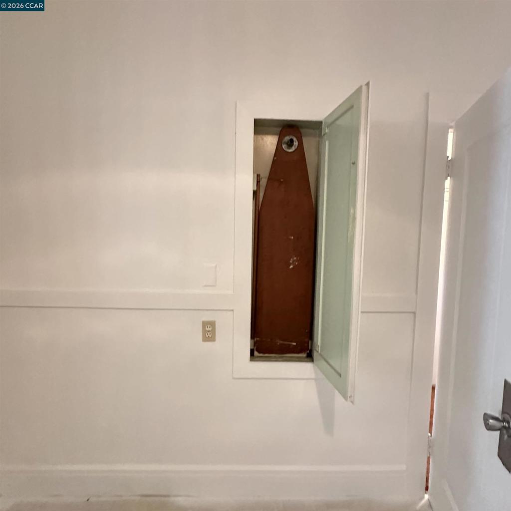 https://media.crmls.org/mediaz/d23d3cfa-4ee6-4d70-98de-e381ce17b6bc.jpg?preset=X-Large