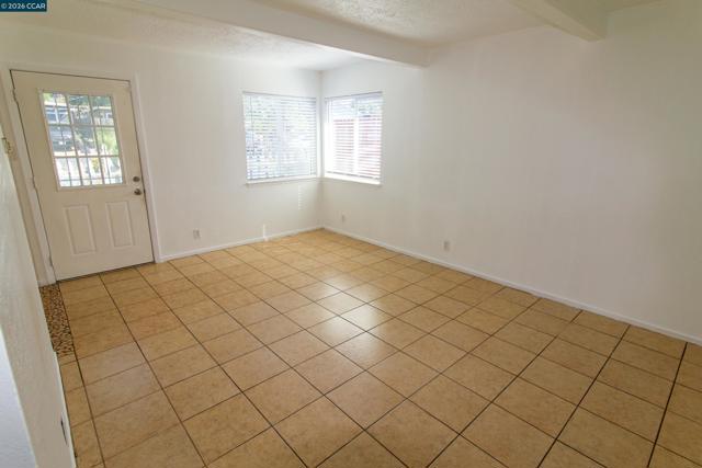 2929 Alta Mira Dr, Richmond CA: https://media.crmls.org/mediaz/d23d9b31-eda8-4228-8142-12f9f6d53f96.jpg