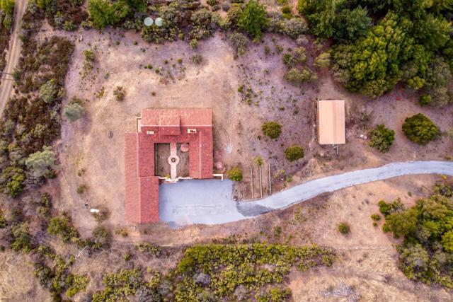 16420 Soda Springs Road, Los Gatos CA: https://media.crmls.org/mediaz/d23e0c68-4aed-49f6-bd8d-e25fc6235a66.jpg